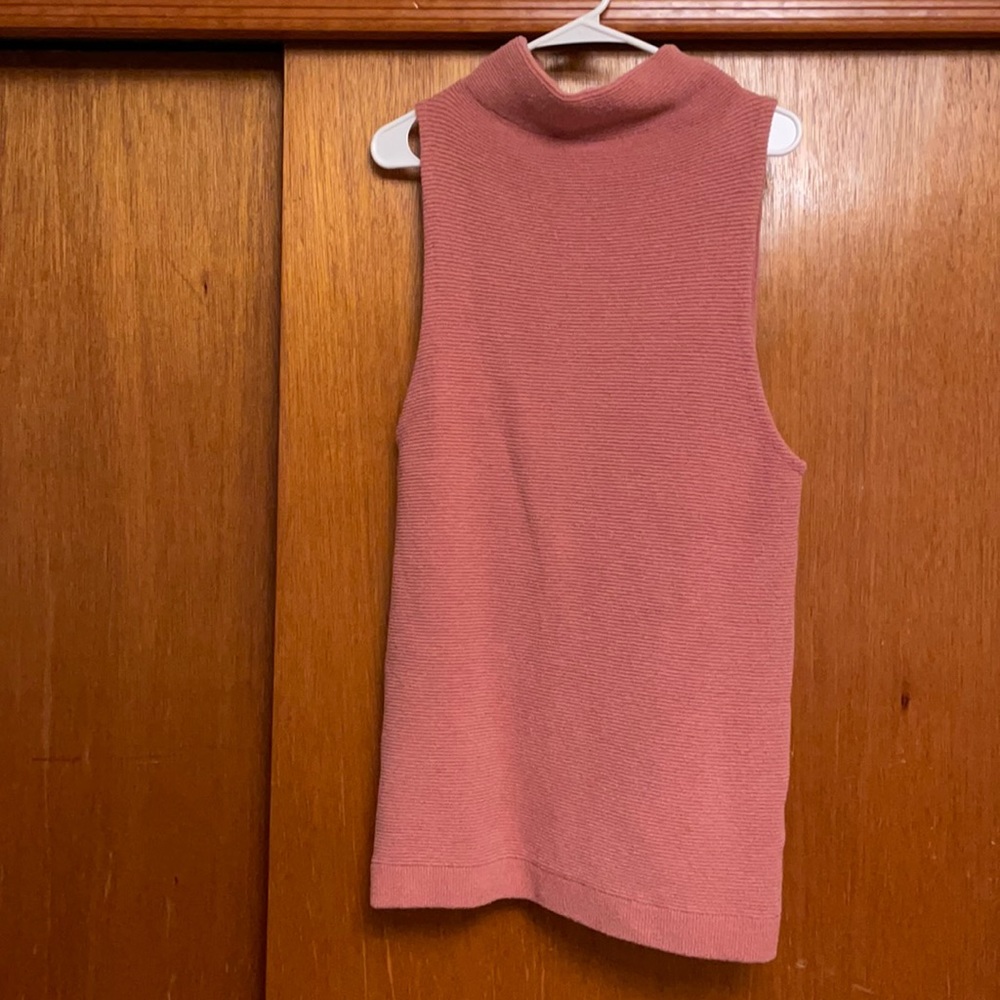 Rose sleeveless sweater dress